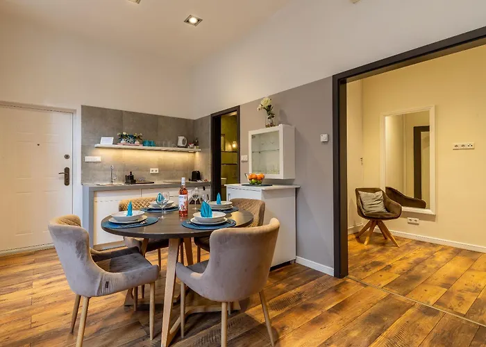 Andrassy Heritage Deluxe Apartment